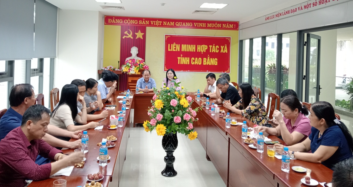 Liên minh Hợp tác xã tỉnh Cao Bằng tiếp và làm việc với đoàn công tác Liên minh Hợp tác xã tỉnh Vĩnh Phúc.